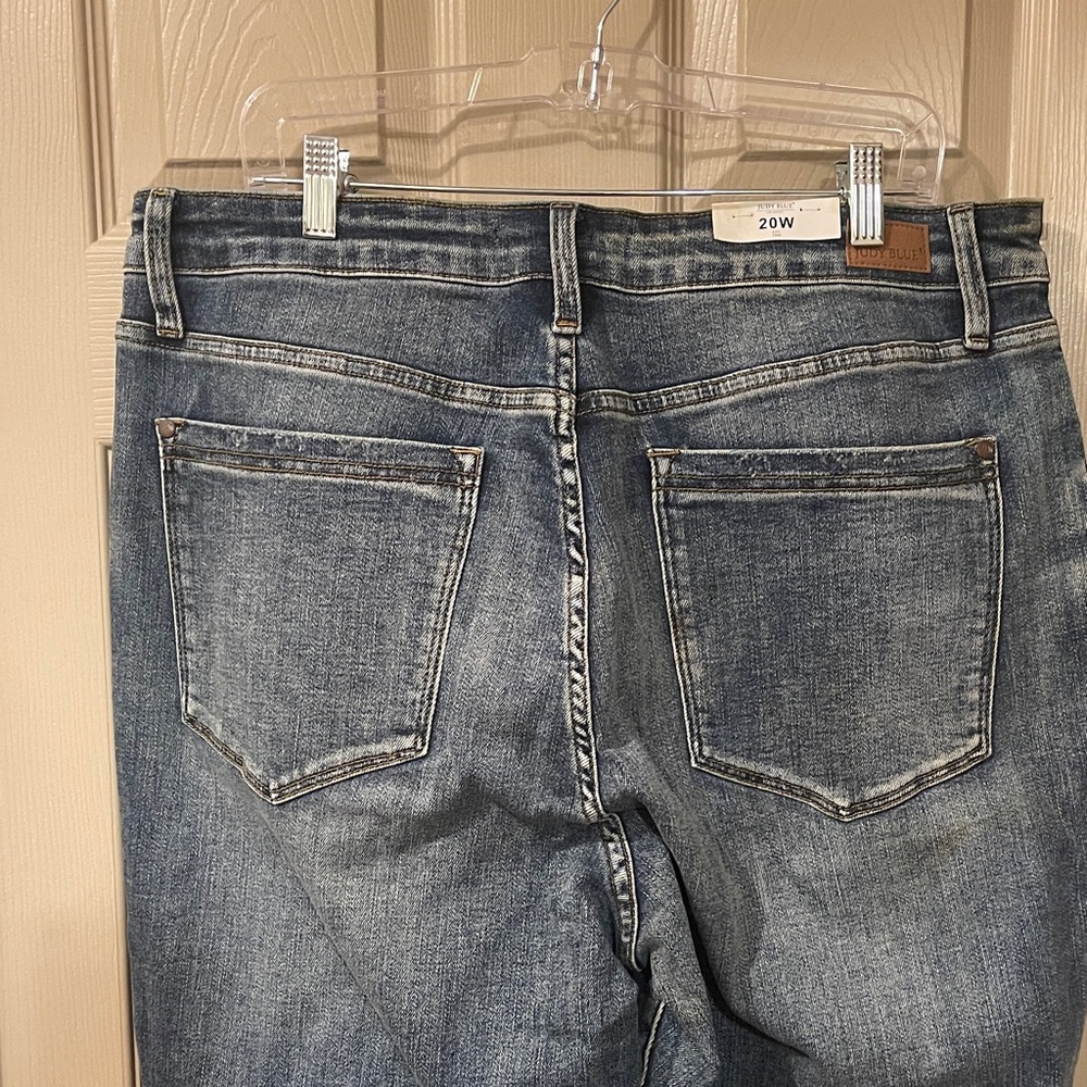 NWT Judy Blue Dark Wash High Rise Straight Leg Minimally Distressed Jeans, 20W - Picture 7 of 9
